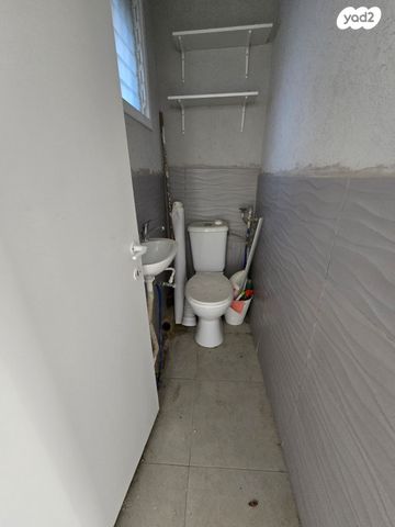 חנויות/ שטח מסחרי, בלפור 137, דרום מערב ותיק, בת ים