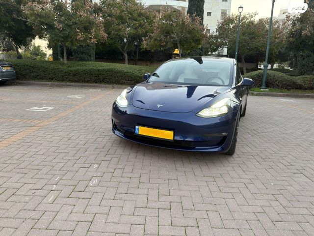 מודעת רכב טסלה מודל 3