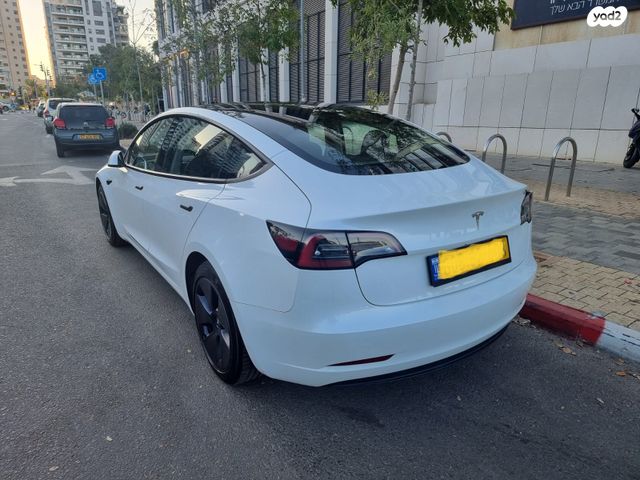 מודעת רכב טסלה מודל 3