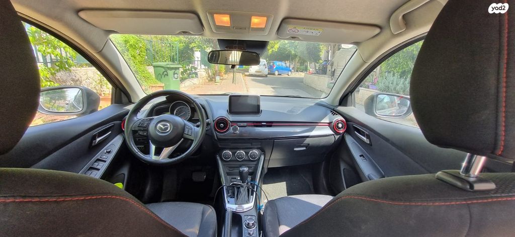 מודעת רכב מאזדה 2