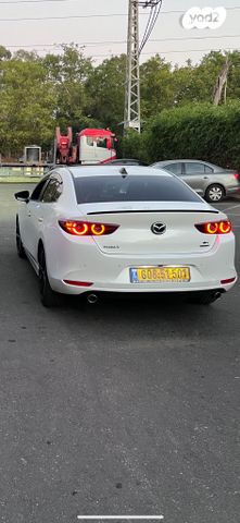 מודעת רכב מאזדה 3
