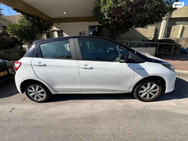 טויוטה יאריס