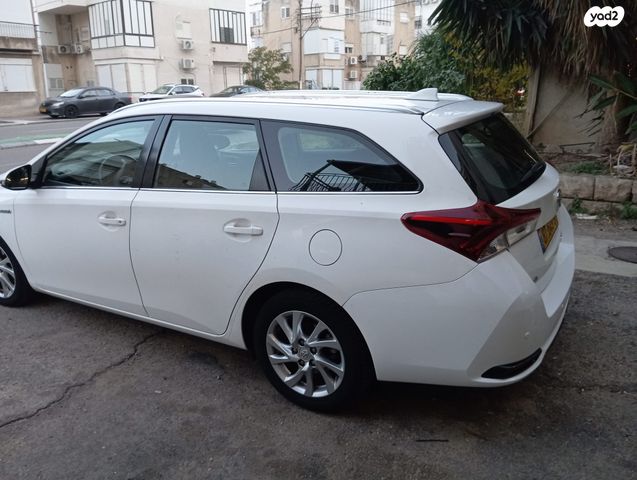 מודעת רכב טויוטה אוריס