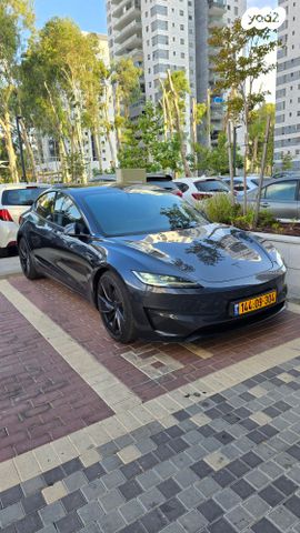 טסלה מודל 3