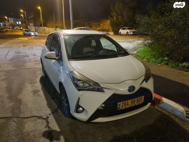 טויוטה יאריס