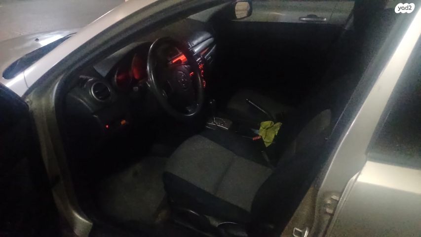 מודעת רכב מאזדה 3