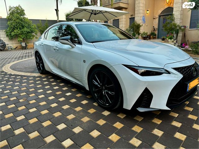 מודעת רכב לקסוס IS