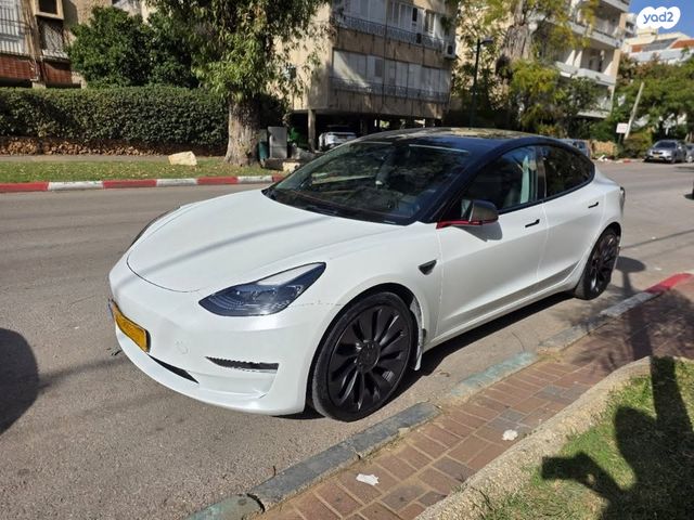 מודעת רכב טסלה מודל 3