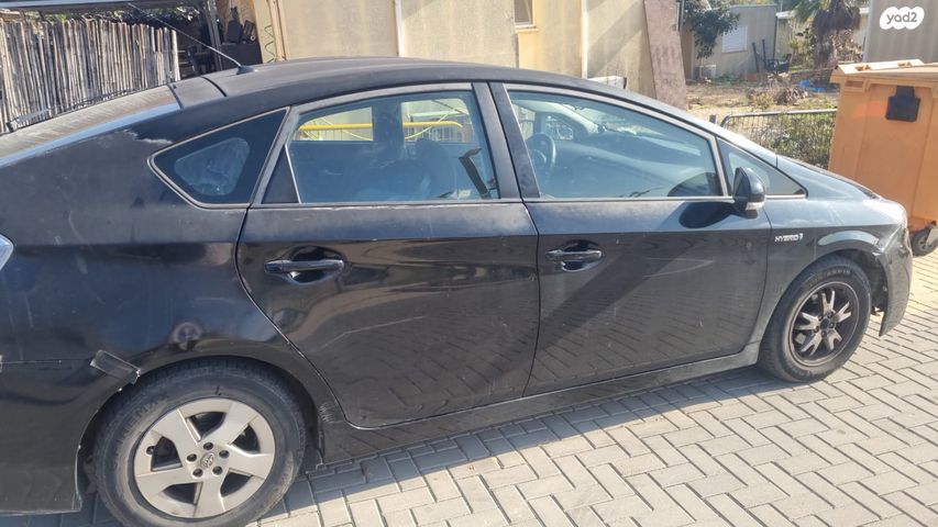 טויוטה פריוס