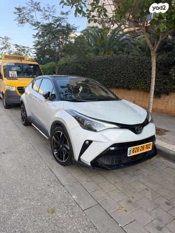 מודעת רכב טויוטה C-HR