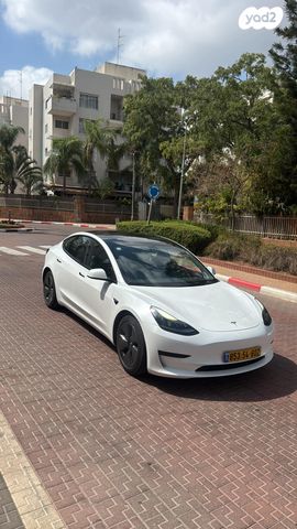 מודעת רכב טסלה מודל 3