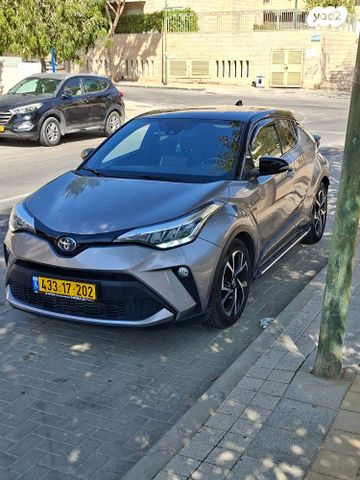 מודעת רכב טויוטה C-HR
