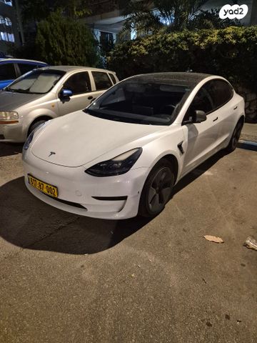 מודעת רכב טסלה מודל 3