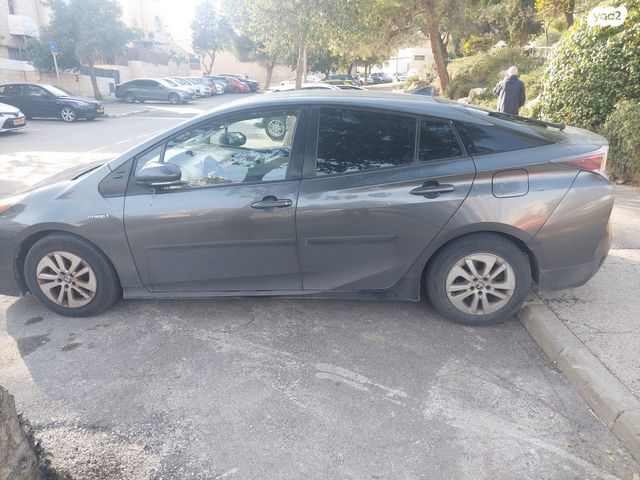 טויוטה פריוס