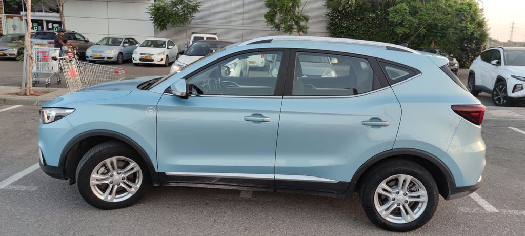 מודעת רכב אם ג'י ZS