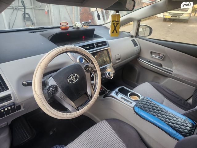 טויוטה פריוס פלוס