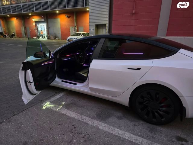 טסלה מודל 3