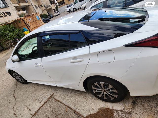 טויוטה פריוס