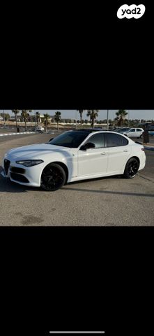 מודעת רכב אלפא רומיאו ג'וליה