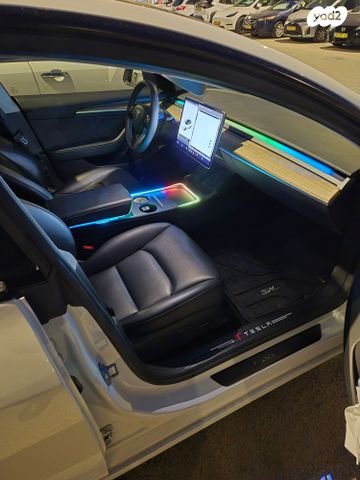 מודעת רכב טסלה מודל 3