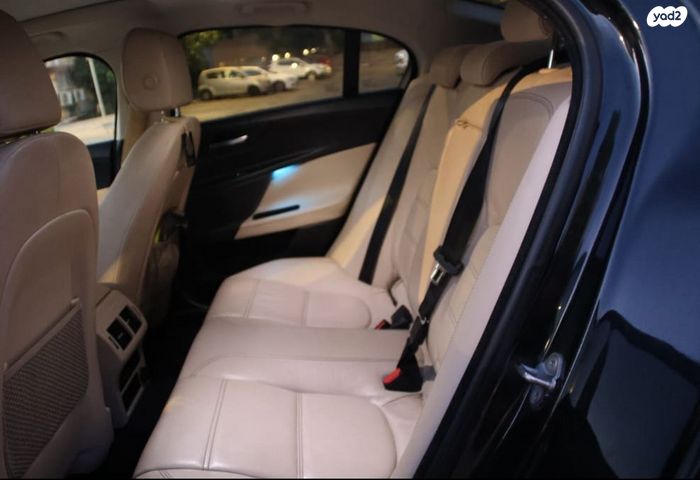 מודעת רכב יגואר XE