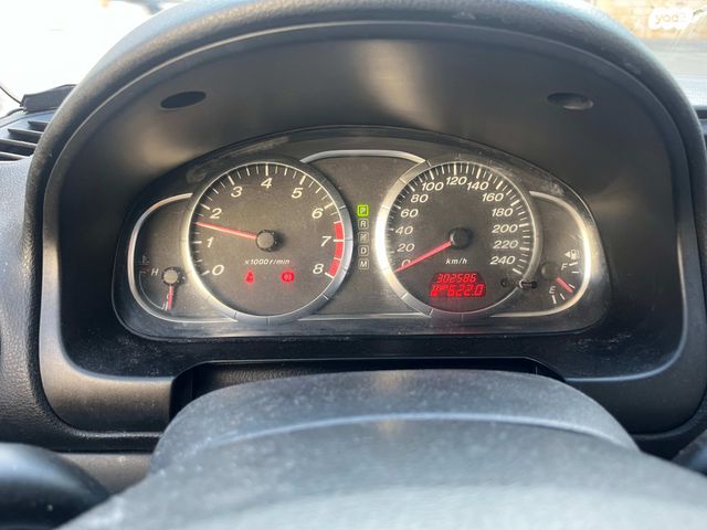 מודעת רכב מאזדה 6