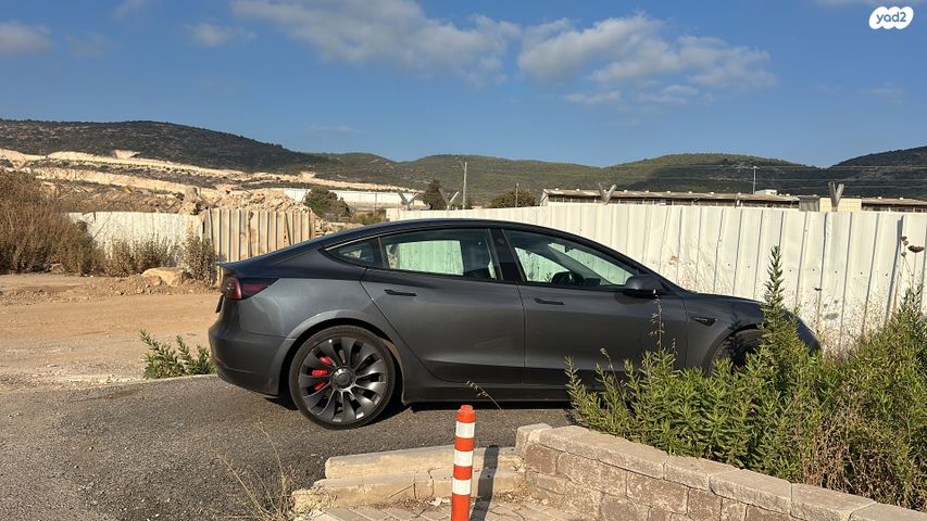 מודעת רכב טסלה מודל 3