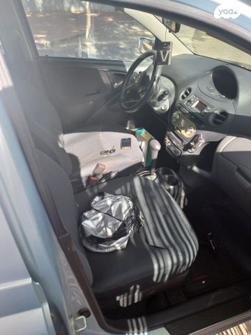 טויוטה יאריס