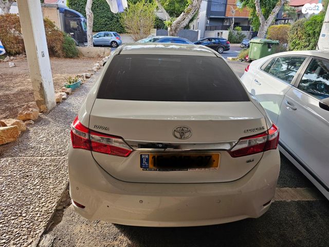 טויוטה קורולה