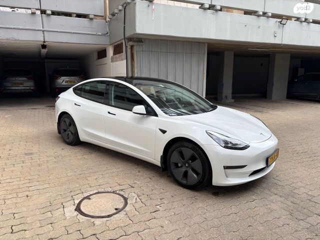 מודעת רכב טסלה מודל 3