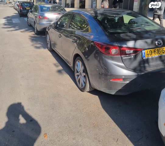 מודעת רכב מאזדה 3