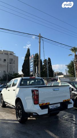 איסוזו די-מקס