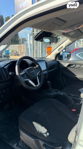 איסוזו די-מקס