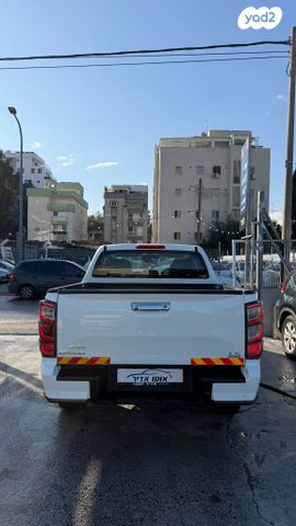 איסוזו די-מקס