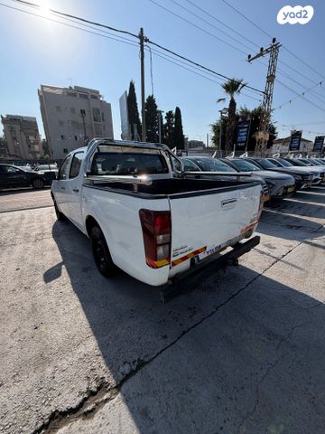 איסוזו די-מקס