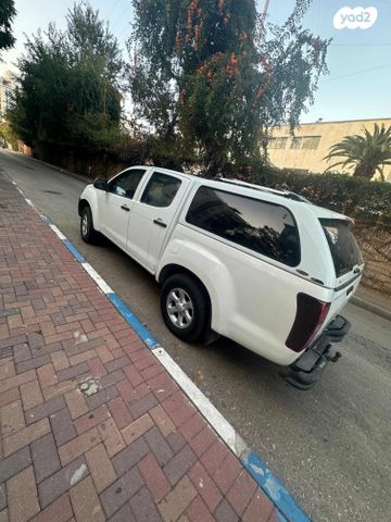 איסוזו די-מקס