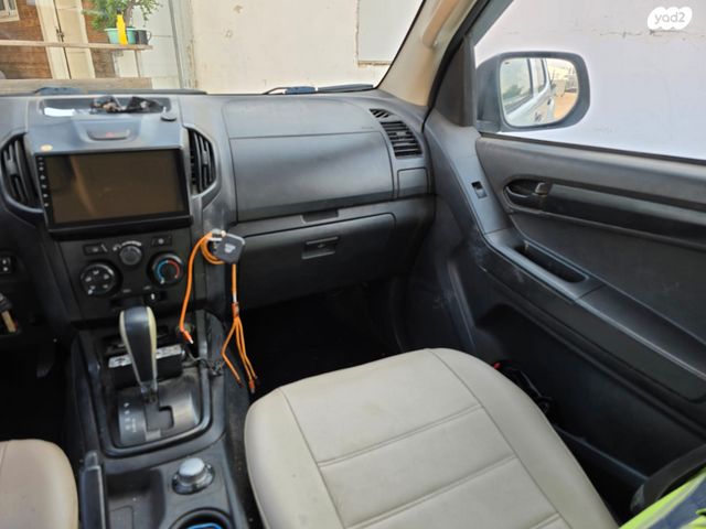 איסוזו די-מקס