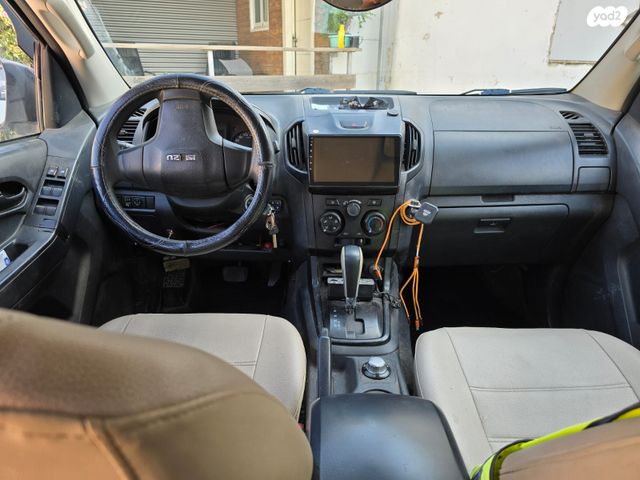 איסוזו די-מקס