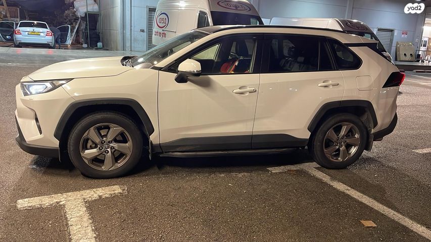 מודעת רכב טויוטה RAV4