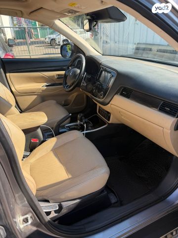 מיצובישי אאוטלנדר