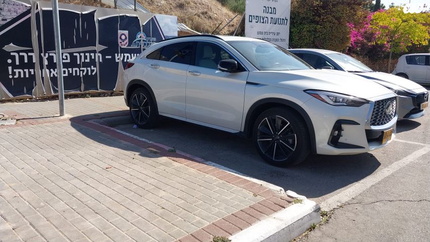 אינפיניטי QX55