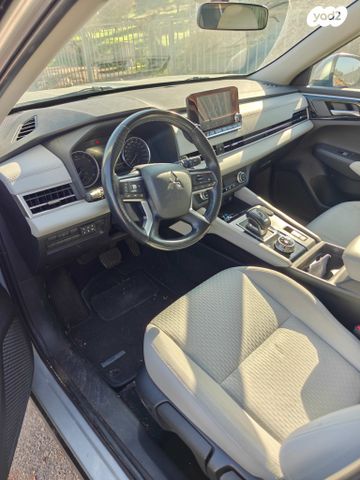 מיצובישי אאוטלנדר