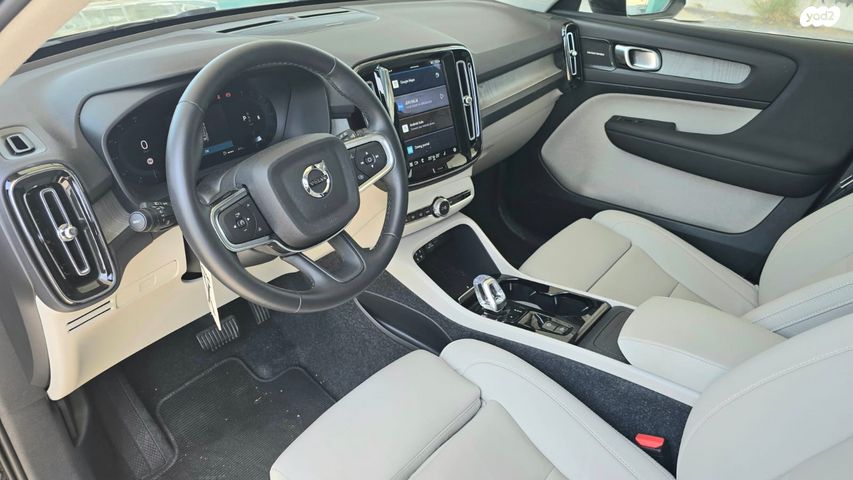 וולוו XC40