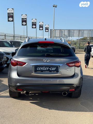 אינפיניטי QX70