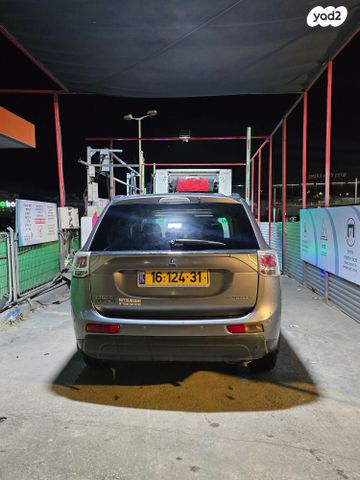 מיצובישי אאוטלנדר