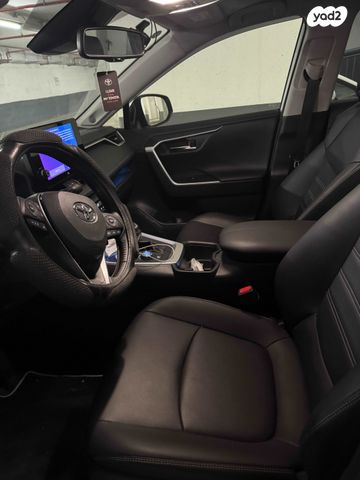טויוטה RAV4