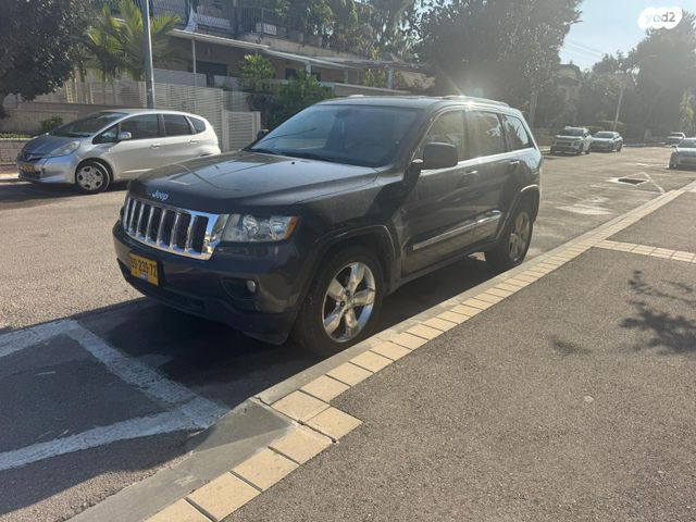 מודעת רכב ג'יפ גרנד צ'ירוקי