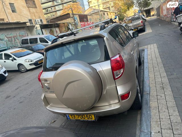 מודעת רכב טויוטה RAV4