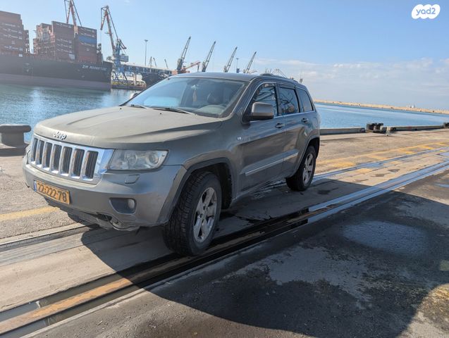 מודעת רכב ג'יפ גרנד צ'ירוקי