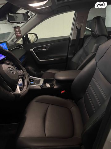 טויוטה RAV4